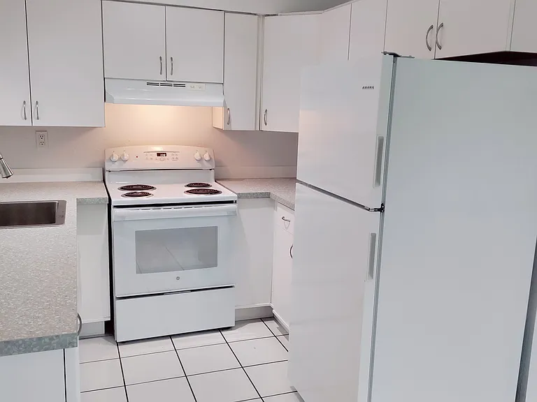 123 SW 19th Ave #123 — Photo 8