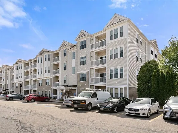 204 Clocktower Dr #202, Waltham, MA 02452