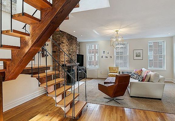 5th image of 360 W 19th St #2