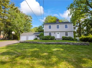 3 Walker Ln, West Hartford, CT 06117