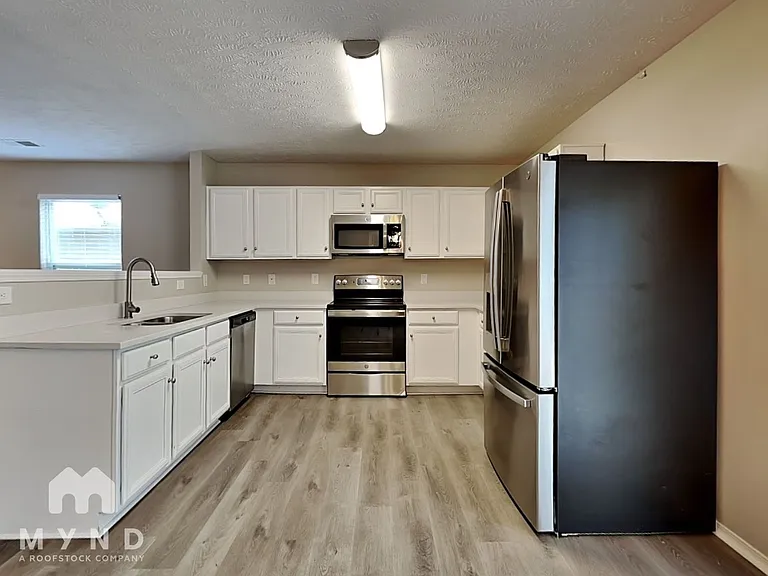 2838 Creekbend Dr — Photo 8