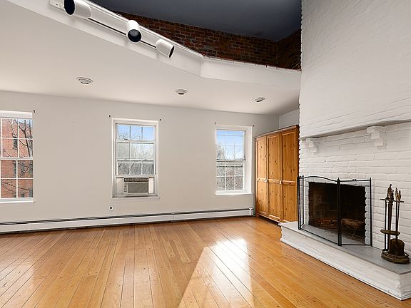 2nd image of 55 Joralemon St #3