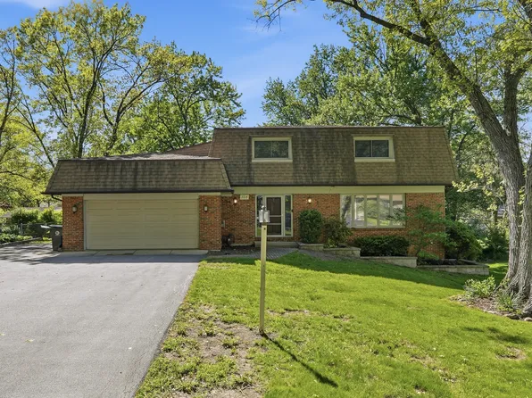 10S324 Hampshire Ln E, Willowbrook, IL 60527