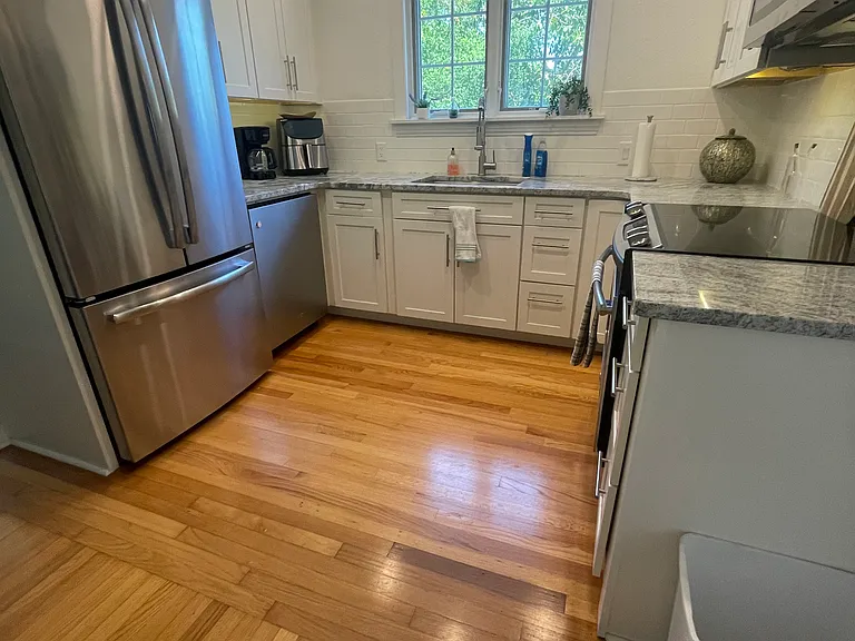 729 Wilkie St — Photo 8