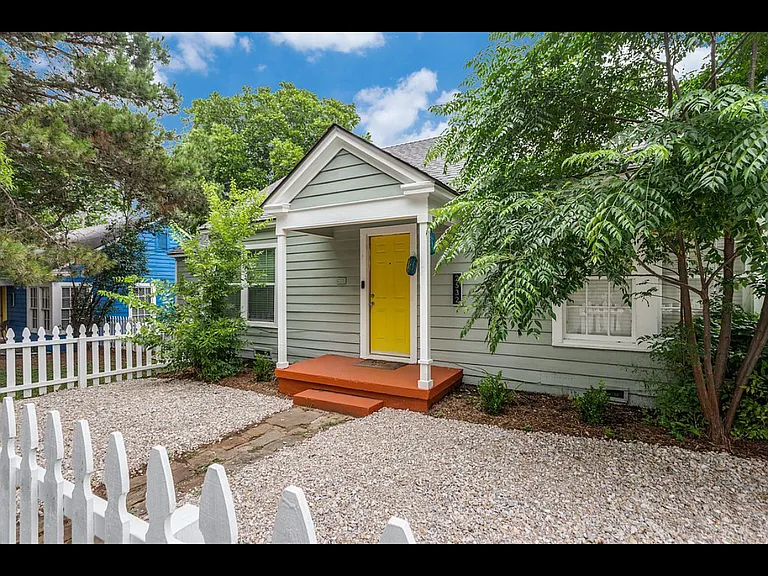 2534 Wayside Ave — Photo 1