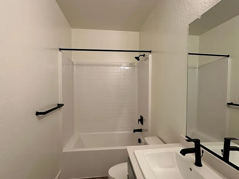 4035 W Sunnyview Ave — Photo 9