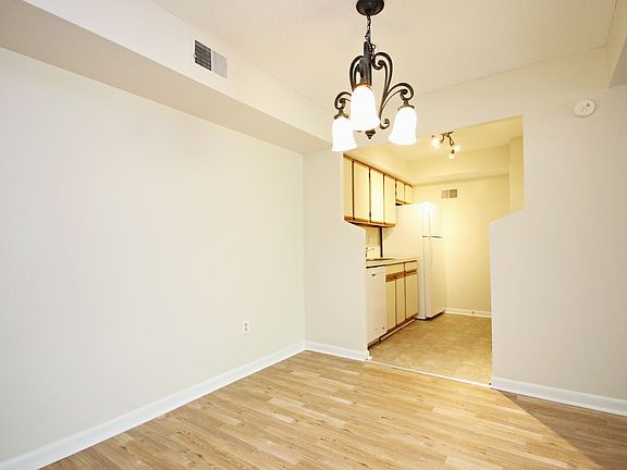 4th image of 120 Turtle Creek Rd APT 4