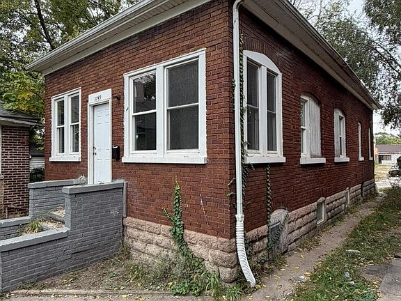 2nd image of 3749 Washington St