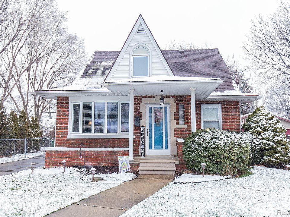 1st image of 15244 Arlington Ave