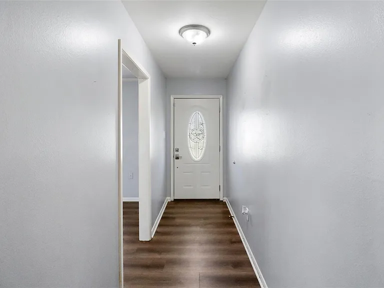 238 Sleepy Hollow Dr — Photo 6