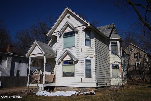 1st image of 624 W Washington St