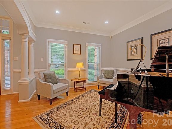 3rd image of 15614 Warm Springs Ct