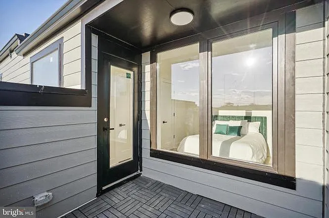 2 bed, 830 sqft, $2,850 — Photo 3