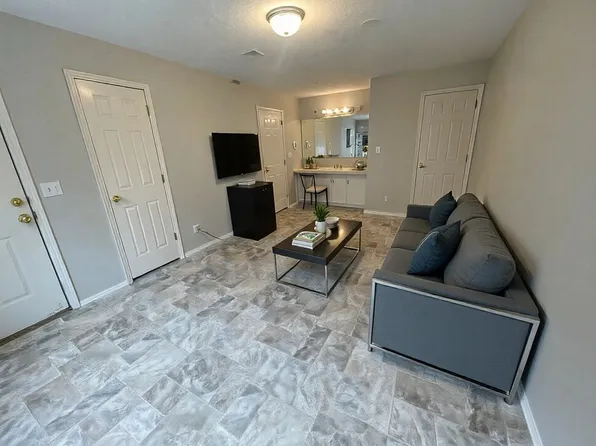 200 Golfview Dr APT D4, Branson, MO 65616