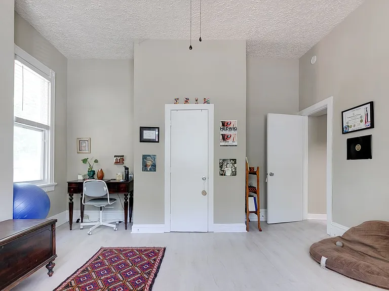 3151 Moody Ave — Photo 6