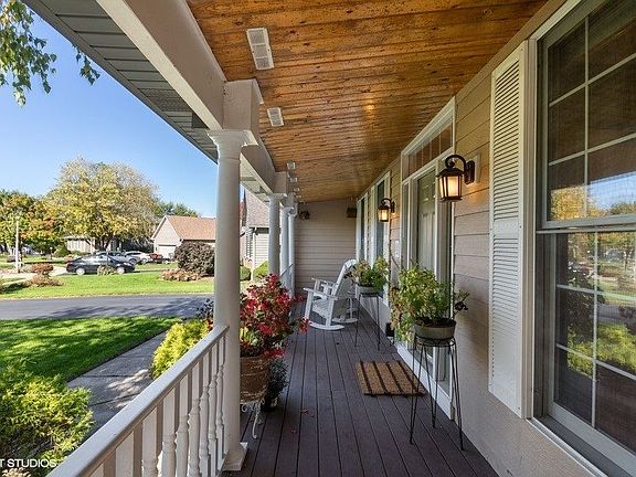 3rd image of 1315 Winslow Cir