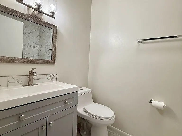 4608 S Russell St — Photo 4