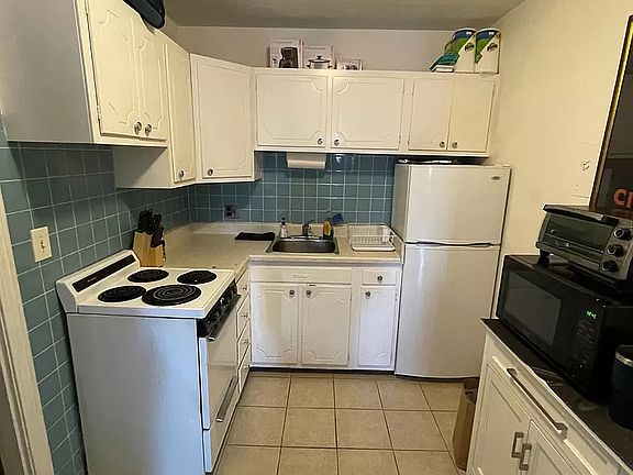 4th image of 301 Marlborough St APT 8