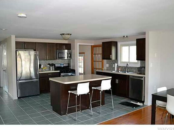 3rd image of 39 Mary Lou Ln