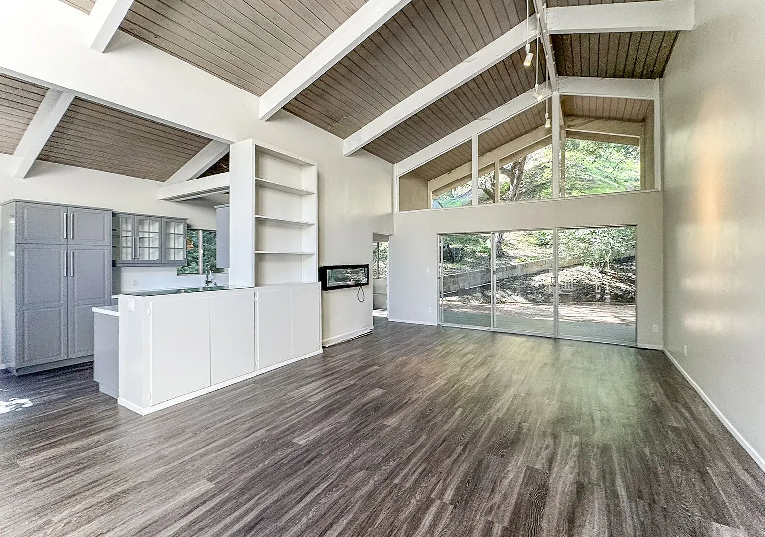 Upper Mandeville Canyon - Stunning Oasis — Photo 1