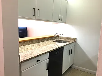 Rented by R New York