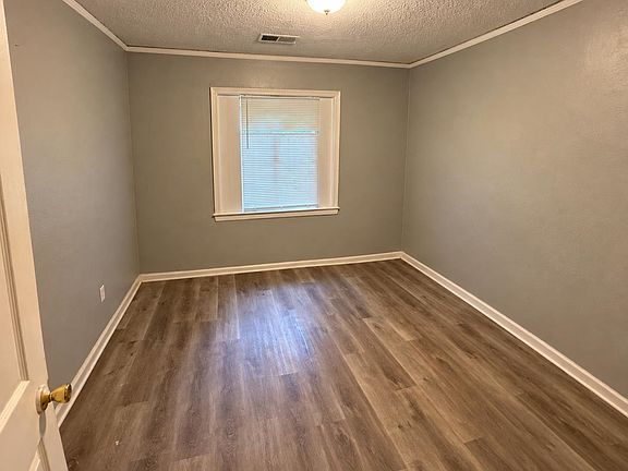 5th image of 3017 Gulf Ave #7