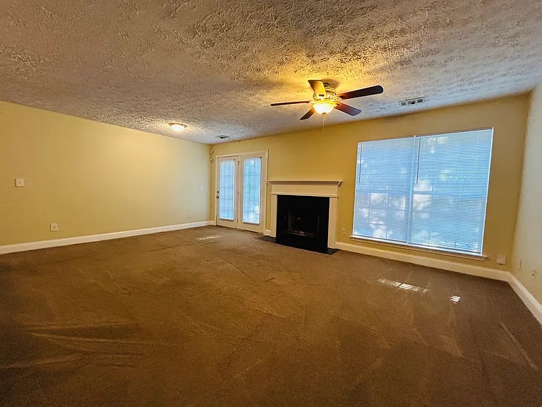 3760 Harvest Dr — Photo 3