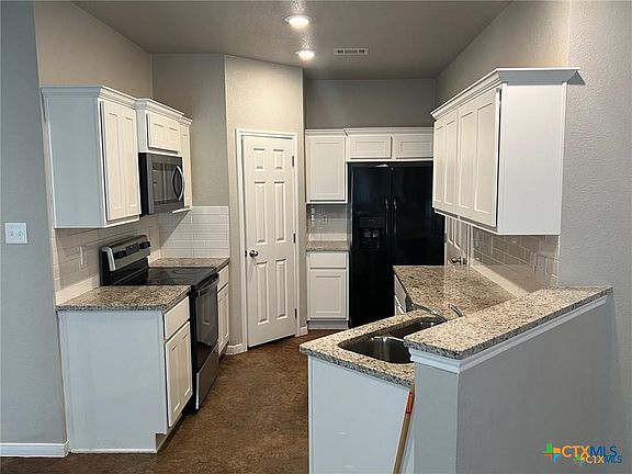 2nd image of 117 E Valley Rd