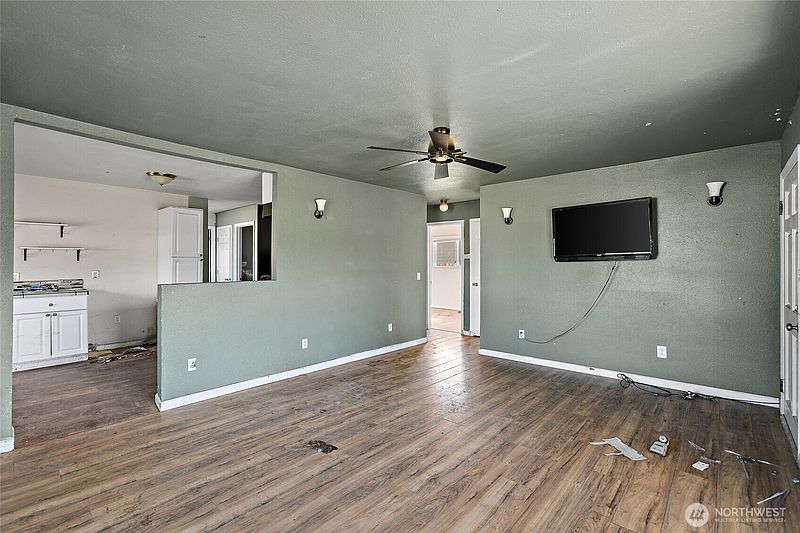 5th image of 3176 Florida Street