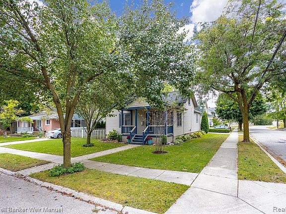 5th image of 302 Yerkes St