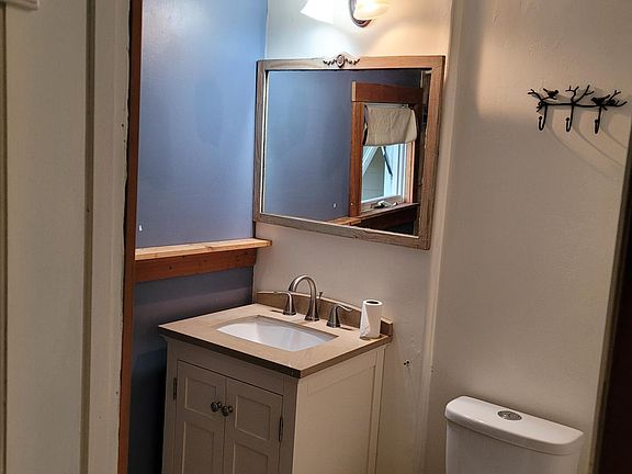 2nd image of 825 Woodford Ave #A