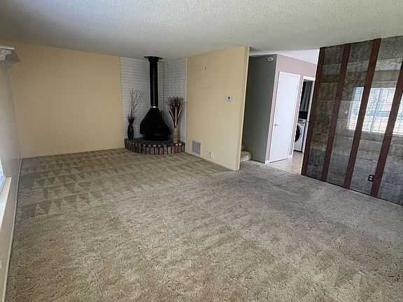 5th image of 4201 Comet Cir