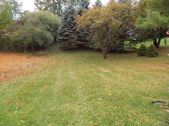 4th image of 204 Oakridge Dr