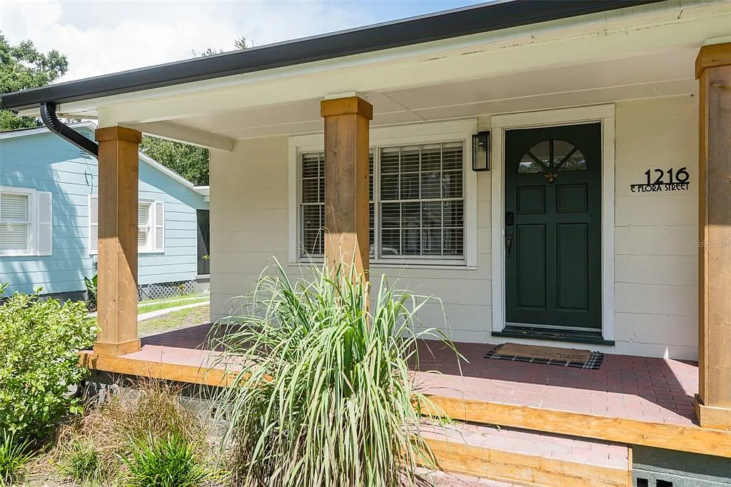 3 bed, 2.0 bath, 1244 sqft, $2,600 — Photo 2
