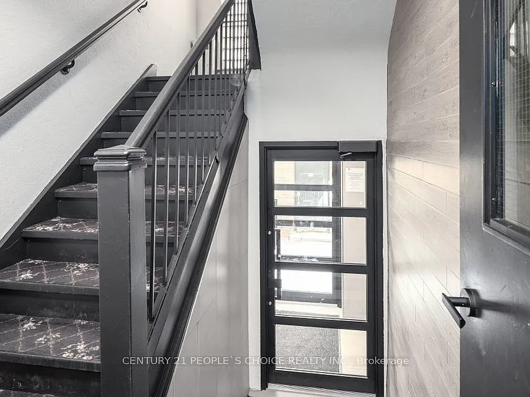875 Avenue Rd #6 — Photo 3