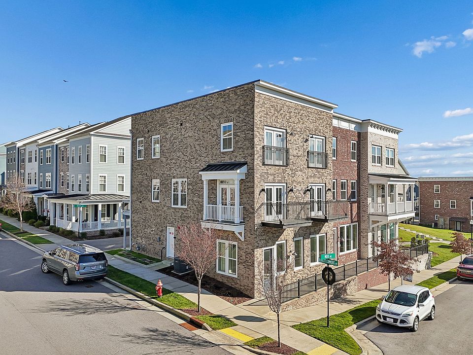 1st image of 236 Muir Ave
