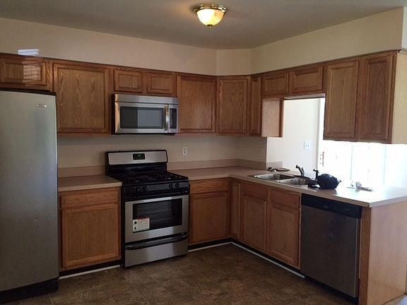 4th image of 2645 Massena St