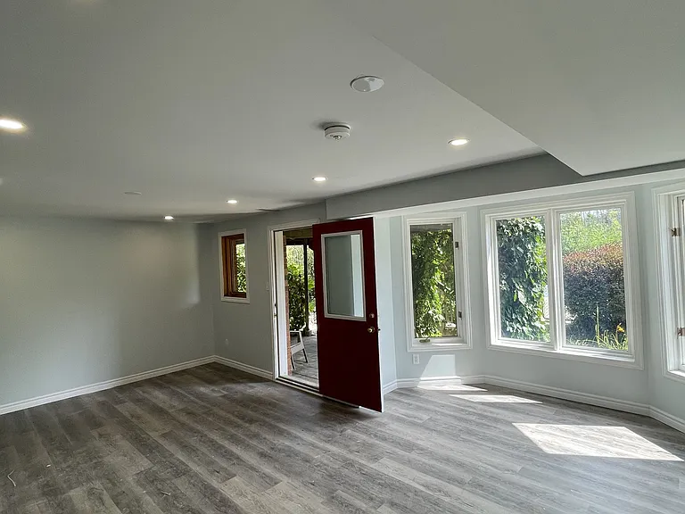 287 Clair Rd E #BASEMENT — Photo 2