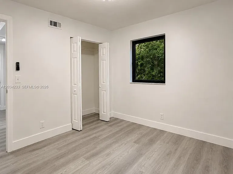 1175 SW 16th Ave #2 — Photo 4