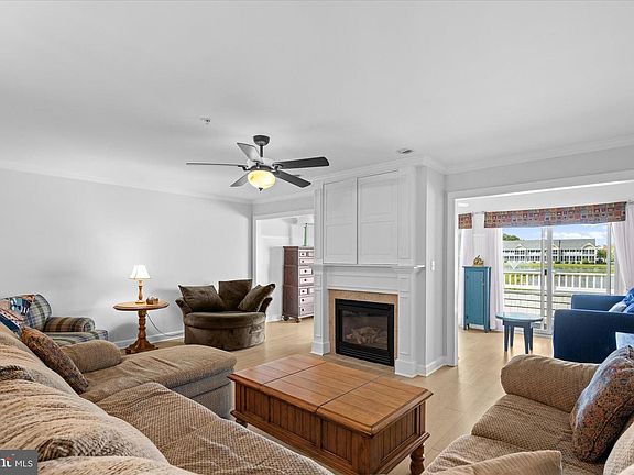 4th image of 9717 Village Ln Unit 3