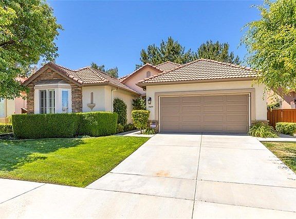 2nd image of 39499 Almaden Cir