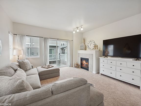 3rd image of 321 127th St SE #A