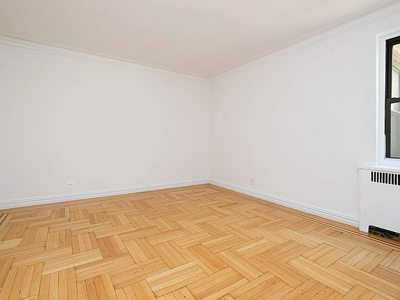 2nd image of 340 E Mosholu Pkwy S APT 2E