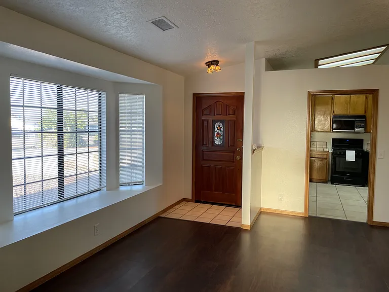 14625 Live Oak St — Photo 9