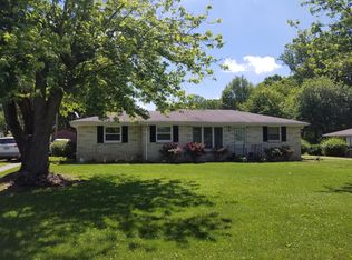 1006 Ellington Dr, Lafayette, TN 37083