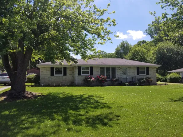 1006 Ellington Dr, Lafayette, TN 37083