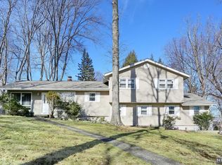 592 Stellman Rd, River Vale, NJ 07675