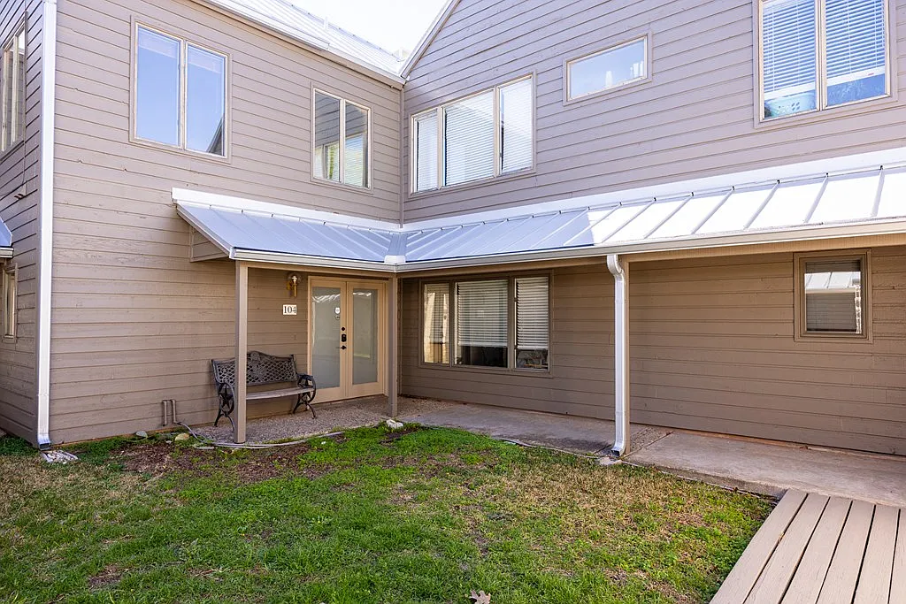2 bed, 2.5 bath, 1768 sqft, $2,000 — Photo 4