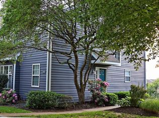 102 Whistling Swan Ln, Downingtown, PA 19335