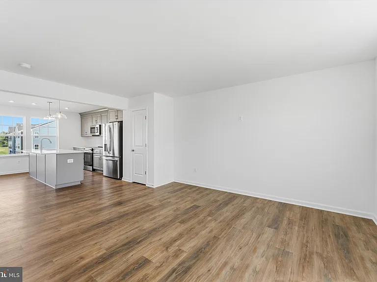 505 Fontana Cir — Photo 11